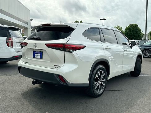 Used 2021 Toyota Highlander XLE FWD image 7