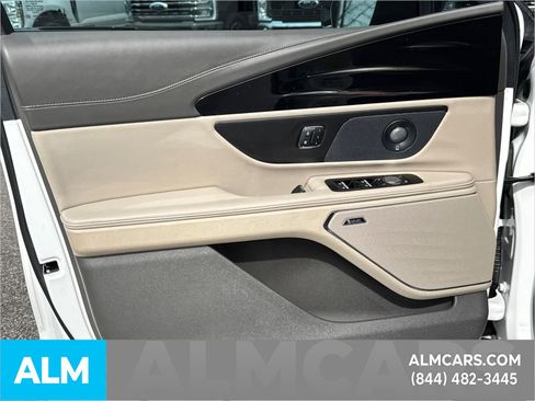 Used 2024 Lincoln Nautilus Premier w/ Equipment Group 102A image 12