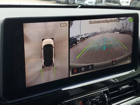 New 2026 Nissan Pathfinder Platinum image 17