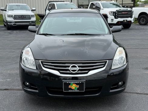 Used 2011 Nissan Altima 2.5 S w/ Special Edition Pkg FWD image 3
