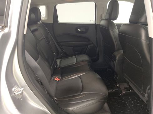 Used 2018 Jeep Compass Limited w/ Navigation Group AWD/4WD image 19