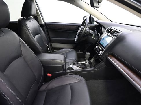 Used 2018 Subaru Outback 2.5i Limited AWD/4WD image 12