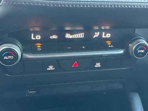 Used 2021 MAZDA MAZDA3 s image 4