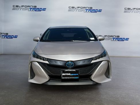 Used 2020 Toyota Prius Prime LE FWD image 2