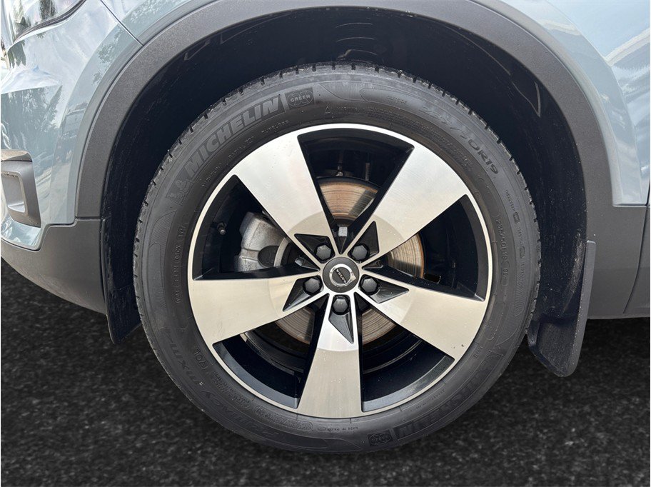 Used 2021 Volvo XC40 T5 Momentum w/ Premium Package AWD/4WD image 13