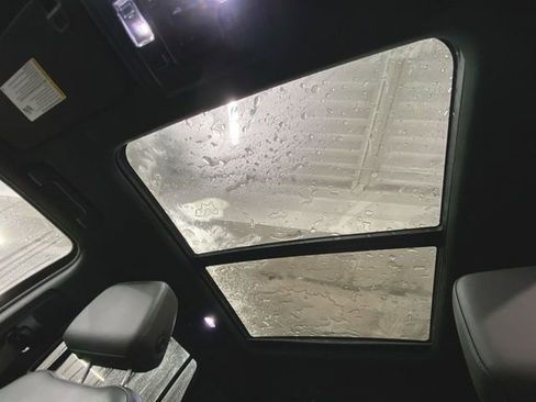 Used 2021 Chevrolet Tahoe LT w/ LT Signature Package image 18