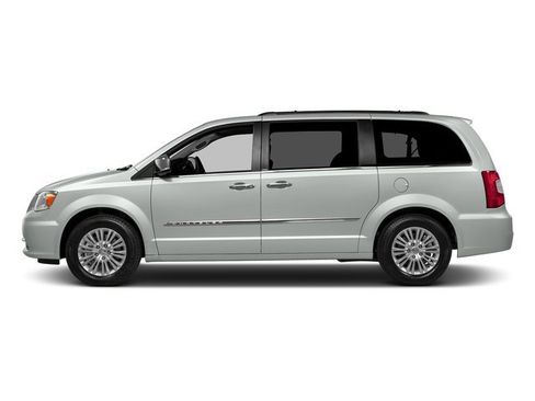 Used 2016 Chrysler Town & Country Touring-L image 3