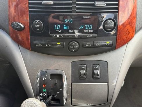 Used 2006 Toyota Sienna XLE w/ XLE Pkg 9 AWD/4WD image 21