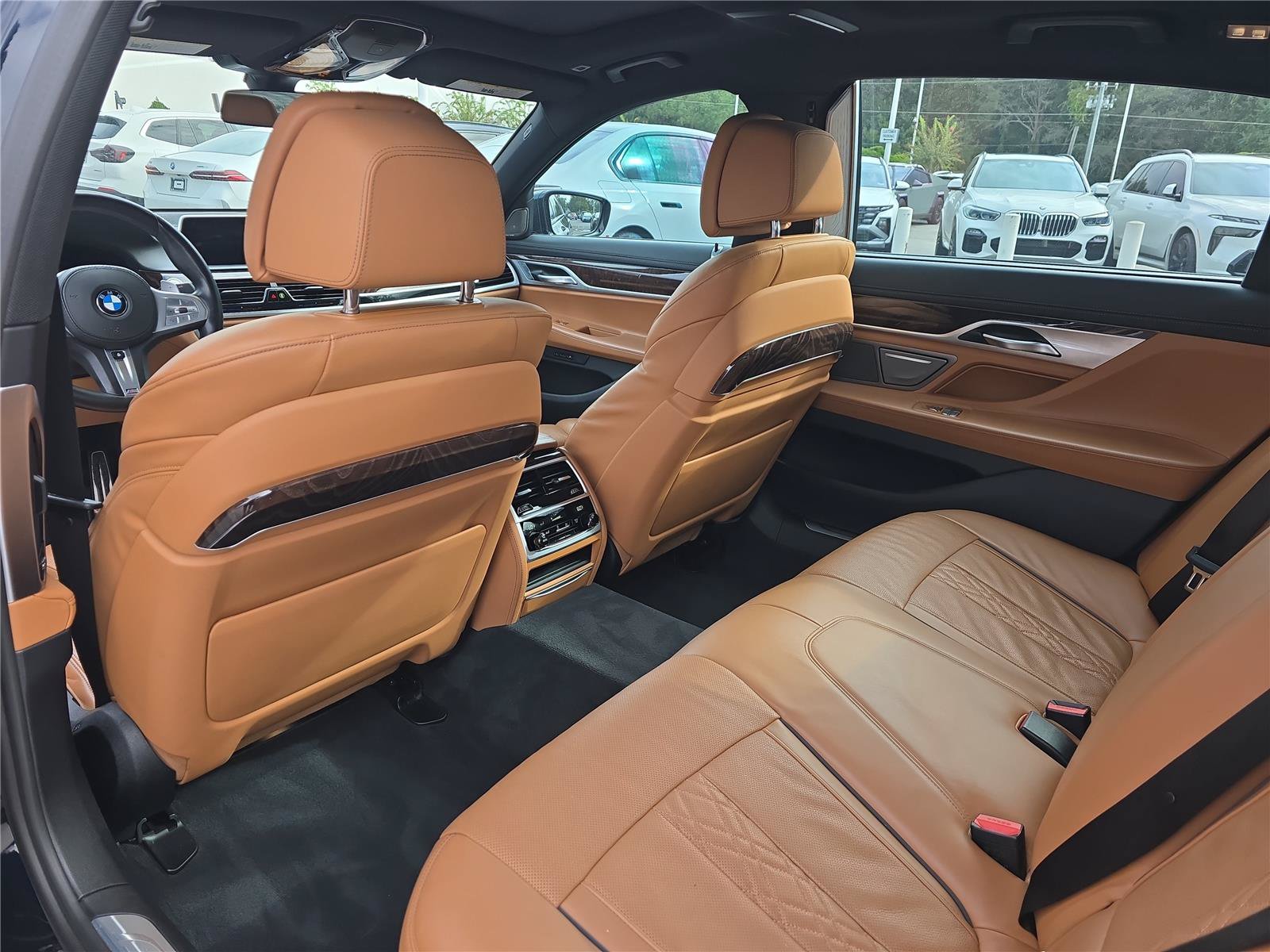 Used 2021 BMW 740i xDrive w/ M Sport Package AWD/4WD image 11