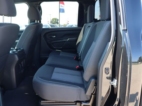 Used 2023 Nissan Titan SV w/ SV Convenience Package AWD/4WD image 10