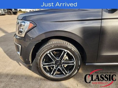 Used 2020 Ford Expedition Max Limited w/ Texas Edition Package image 13