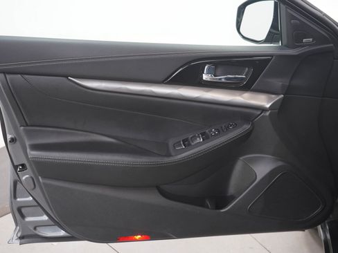Used 2023 Nissan Maxima SL FWD image 19