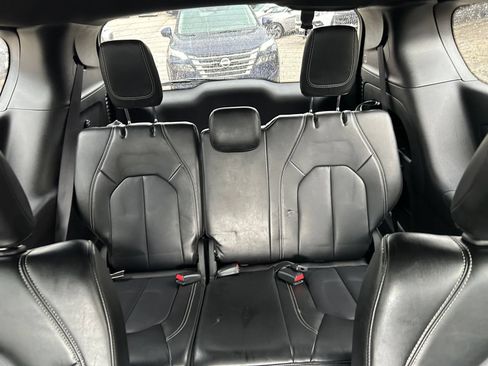 Used 2025 Chrysler Pacifica Select FWD image 21
