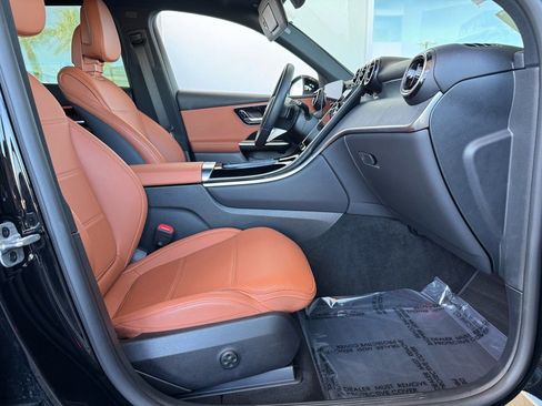 Certified 2025 Mercedes-Benz GLC 300 image 24