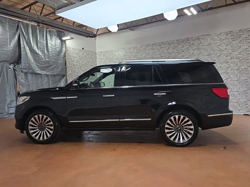 Used 2019 Lincoln Navigator Reserve image 6