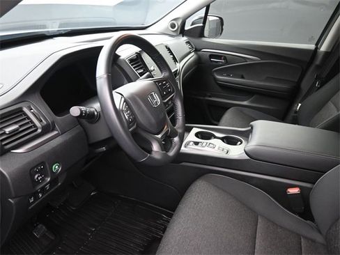Used 2024 Honda Ridgeline Sport image 17