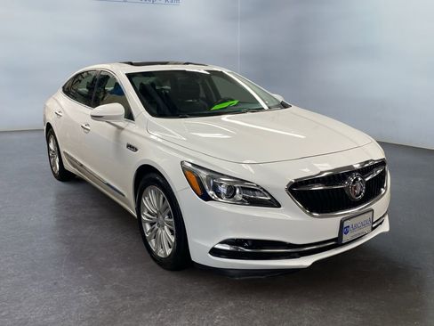 Used 2019 Buick LaCrosse Essence image 7