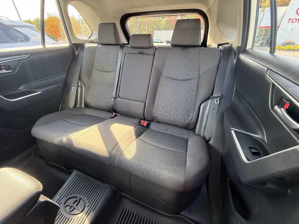 Used 2024 Toyota RAV4 XLE w/ Convenience Package AWD/4WD image 15
