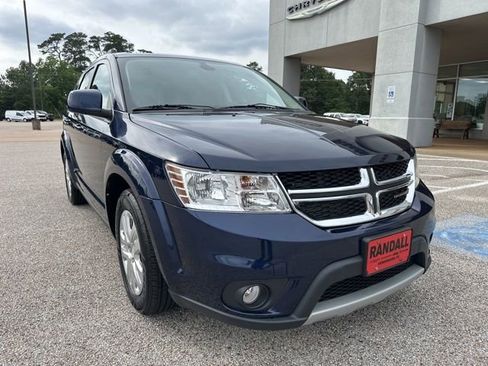Used 2019 Dodge Journey SE w/ Connectivity Group FWD image 1