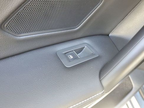 Used 2024 Volkswagen Tiguan SE image 19