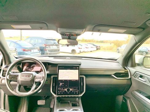 Used 2025 GMC Acadia Elevation image 14