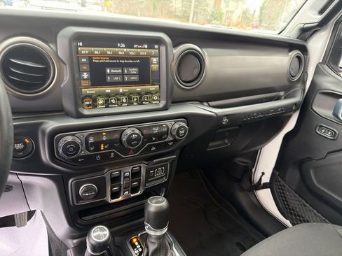 Used 2022 Jeep Wrangler Unlimited Sport image 48