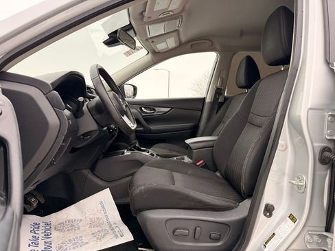 Used 2019 Nissan Rogue SV image 21