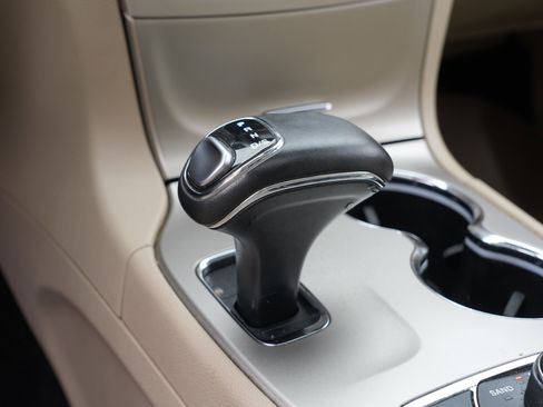 Used 2014 Jeep Grand Cherokee Limited image 27