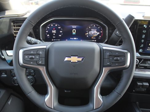 New 2026 Chevrolet Silverado 2500 LTZ w/ LTZ Convenience Package AWD/4WD image 17
