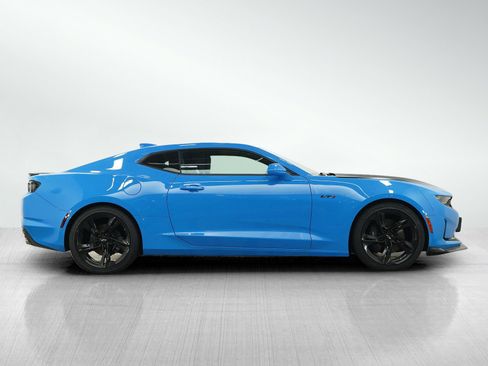 Used 2022 Chevrolet Camaro LT w/ RS Package RWD image 7