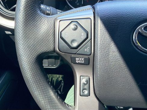 Used 2021 Toyota Tacoma SR5 w/ SR5 Appearance Package (SM) image 31