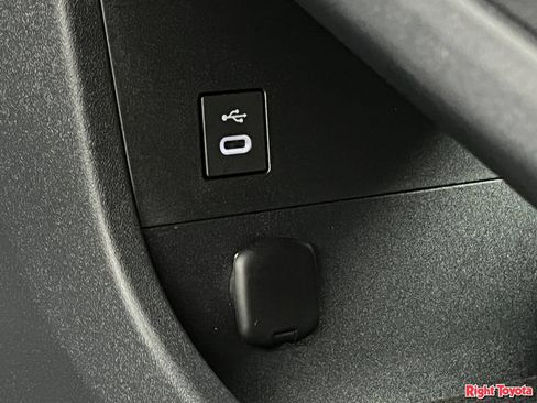 Certified 2026 Toyota bZ FWD image 27