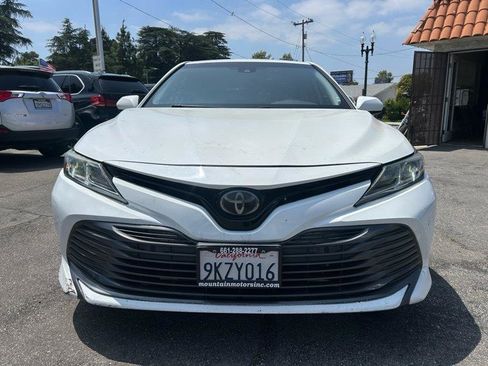 Used 2019 Toyota Camry LE FWD image 2