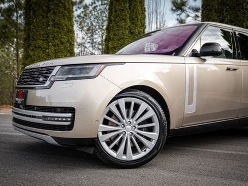 Used 2023 Land Rover Range Rover Long Wheelbase First Edition image 3