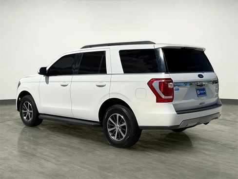 Used 2020 Ford Expedition XLT image 4