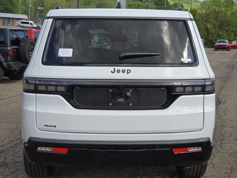 New 2026 Jeep Grand Wagoneer Limited AWD/4WD image 16