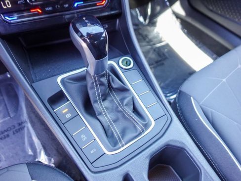 Certified 2025 Volkswagen Jetta Sport FWD image 20