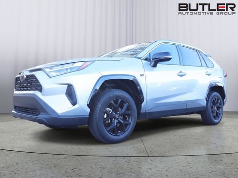 Used 2023 Toyota RAV4 XLE w/ Convenience Package image 9