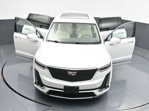 Used 2023 Cadillac XT6 Premium Luxury image 48