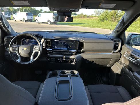 Used 2025 Chevrolet Silverado 1500 LT w/ Work Truck Package AWD/4WD image 17