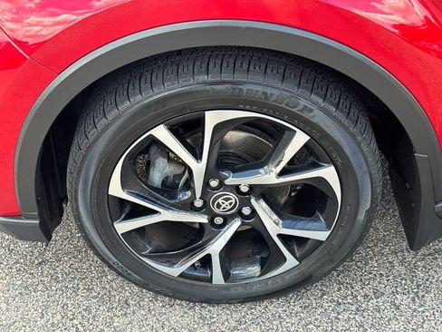 Used 2021 Toyota C-HR XLE FWD image 38