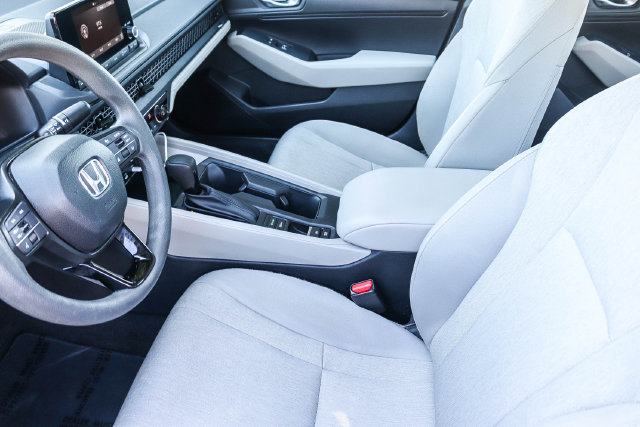 Used 2025 Honda Accord LX image 19