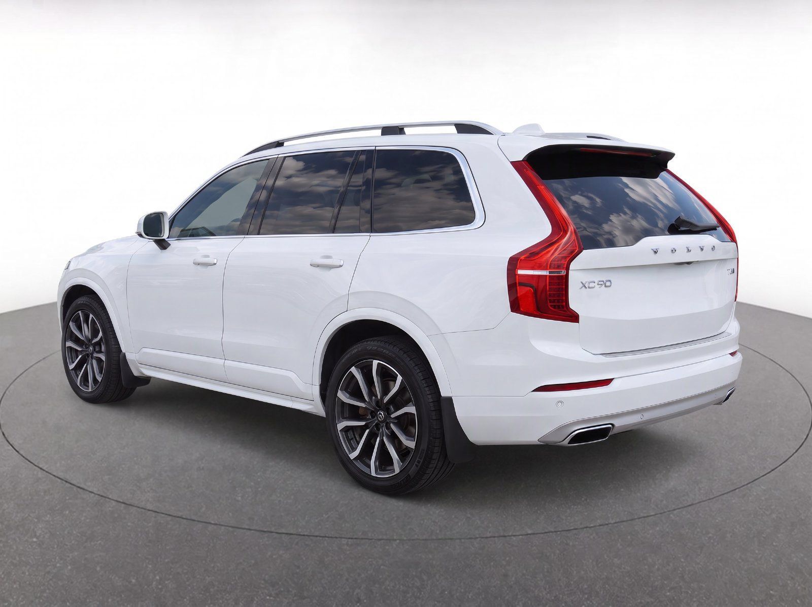 Used 2018 Volvo XC90 T6 Momentum AWD/4WD image 4