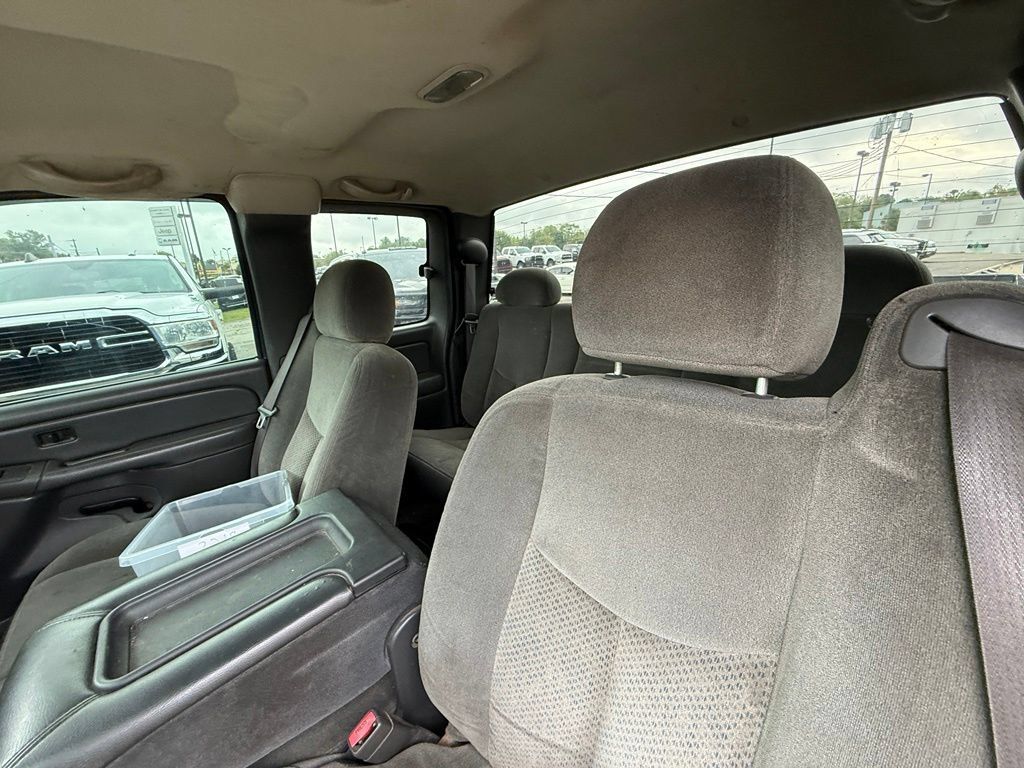 Used 2004 Chevrolet Silverado 1500 4x4 Extended Cab w/ Light Duty Power Package image 14