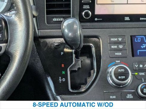 Used 2020 Toyota Sienna SE Premium image 19