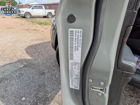 Used 2023 Jeep Compass Trailhawk AWD/4WD image 39