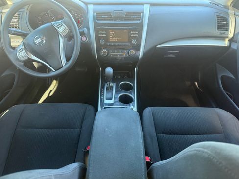 Used 2014 Nissan Altima 2.5 S w/ Sport Value Package image 16