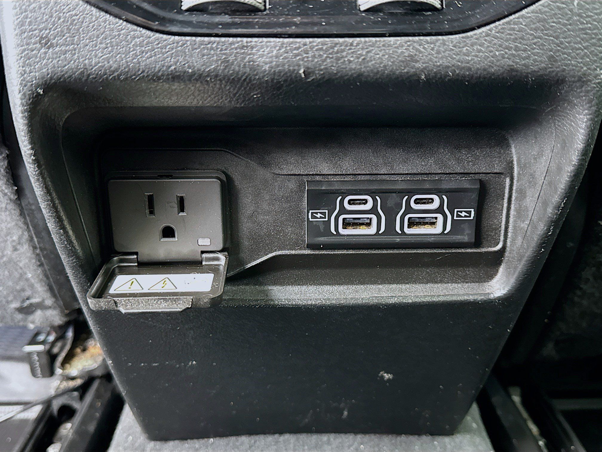 Used 2023 Jeep Grand Cherokee Altitude AWD/4WD image 17