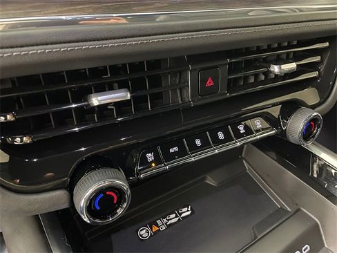 Certified 2025 Chevrolet Tahoe Z71 image 9