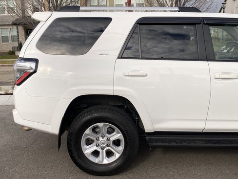 Used 2022 Toyota 4Runner SR5 image 6